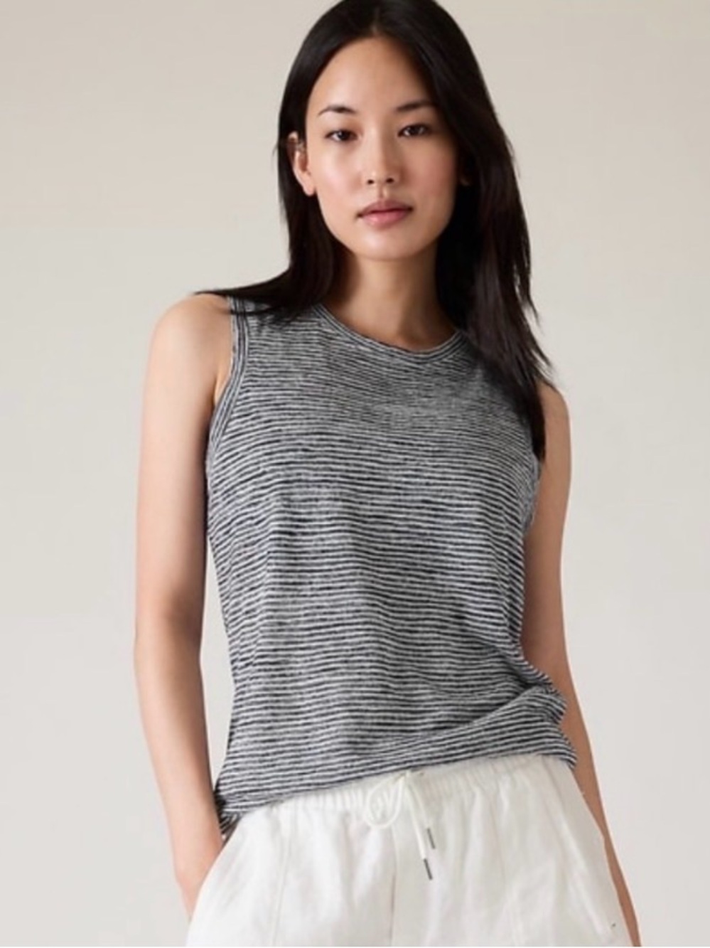 Athleta Breezy Tank in Navy/White Size Medium EUC